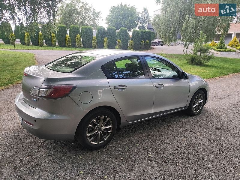 Седан Mazda 3 2013 в Хмельницком