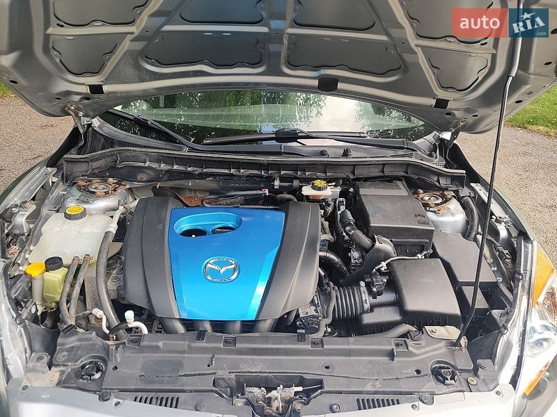 Седан Mazda 3 2013 в Хмельницком
