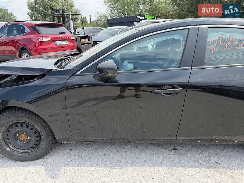 Седан Mazda 3 2024 в Киеве