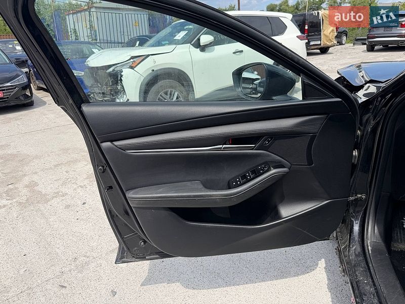Седан Mazda 3 2024 в Киеве