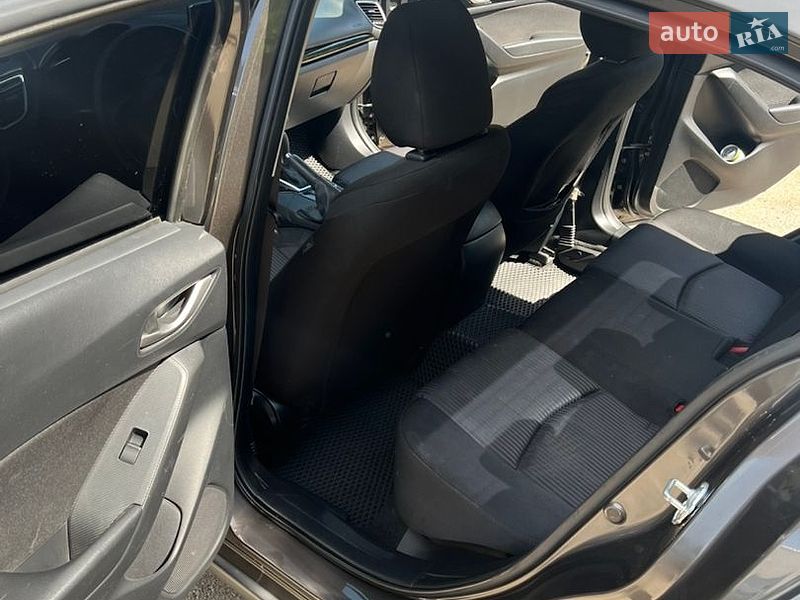 Седан Mazda 3 2016 в Івано-Франківську