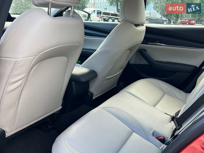 Седан Mazda 3 2019 в Львові