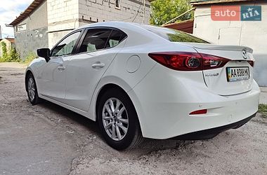 Седан Mazda 3 2016 в Киеве