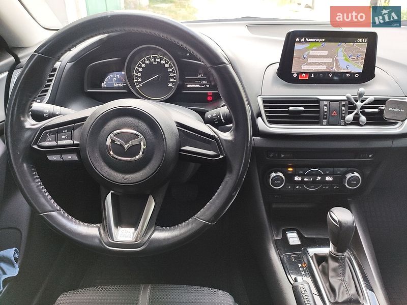 Седан Mazda 3 2016 в Киеве