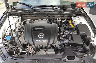 Седан Mazda 3 2016 в Киеве