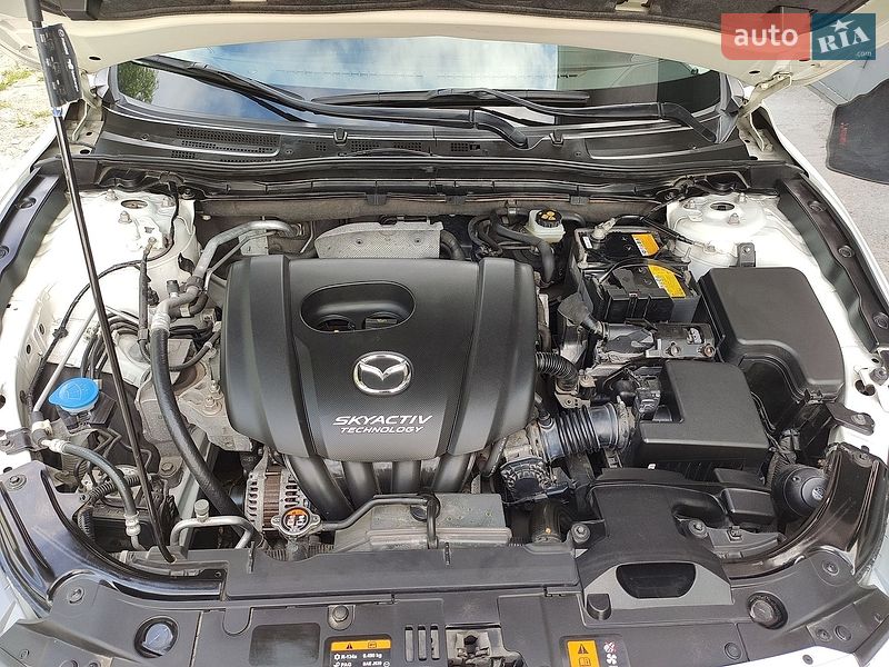 Седан Mazda 3 2016 в Киеве