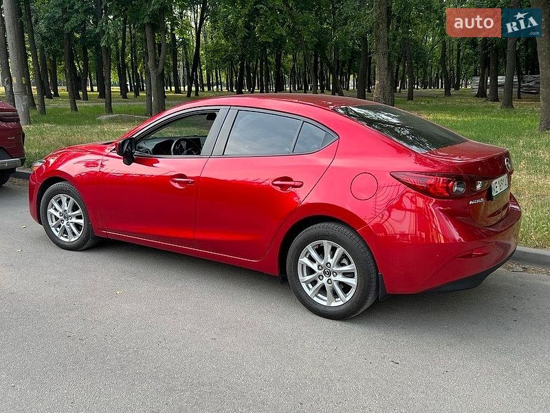 Седан Mazda 3 2017 в Дніпрі