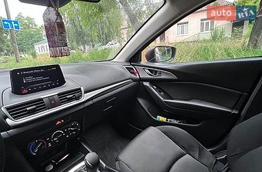 Седан Mazda 3 2017 в Дніпрі