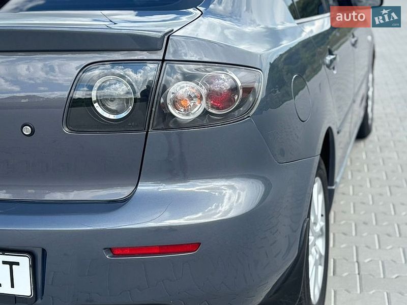 Седан Mazda 3 2008 в Черновцах
