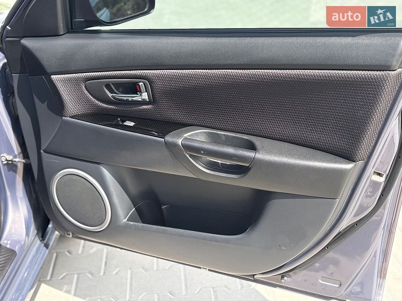 Седан Mazda 3 2008 в Черновцах