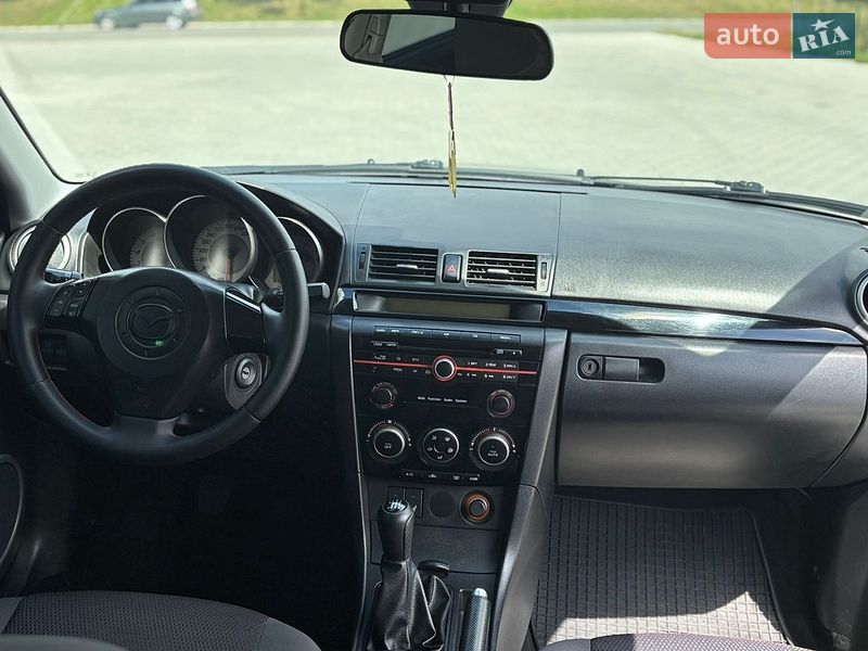 Седан Mazda 3 2008 в Черновцах