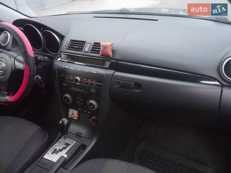 Седан Mazda 3 2004 в Черноморске