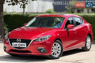 Седан Mazda 3 2014 в Стрию
