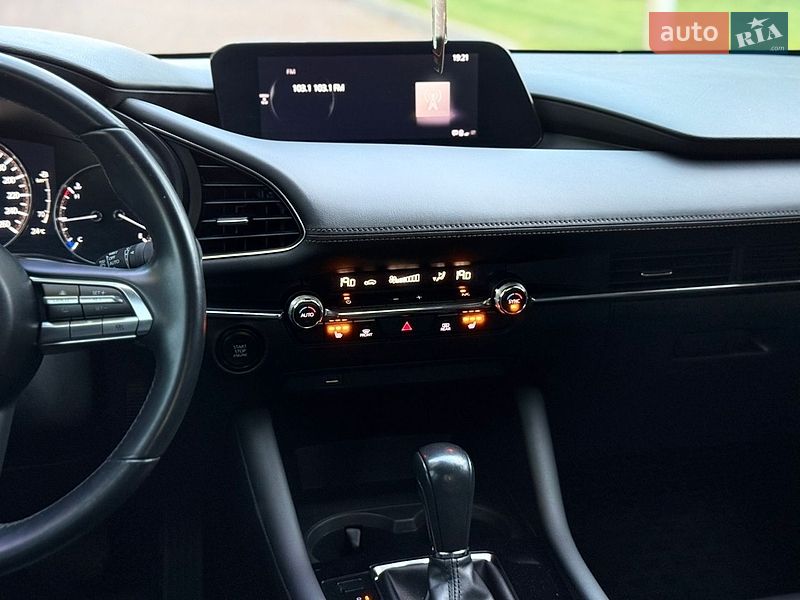 Седан Mazda 3 2020 в Киеве