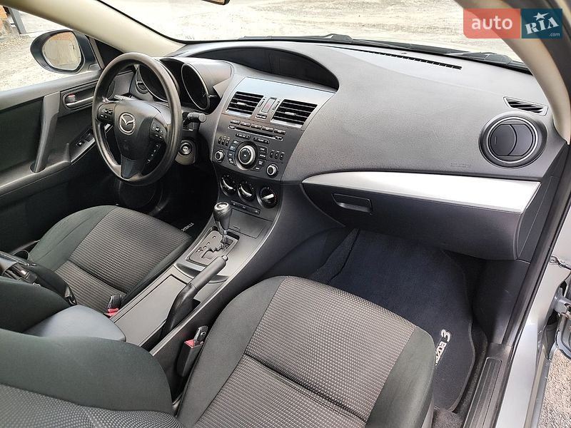 Седан Mazda 3 2013 в Хмельницком