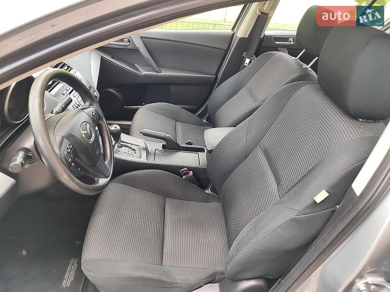 Седан Mazda 3 2013 в Хмельницком