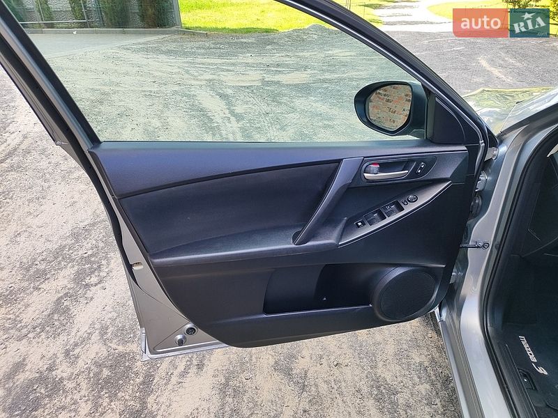 Седан Mazda 3 2013 в Хмельницком