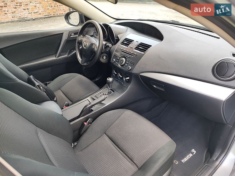 Седан Mazda 3 2013 в Хмельницком