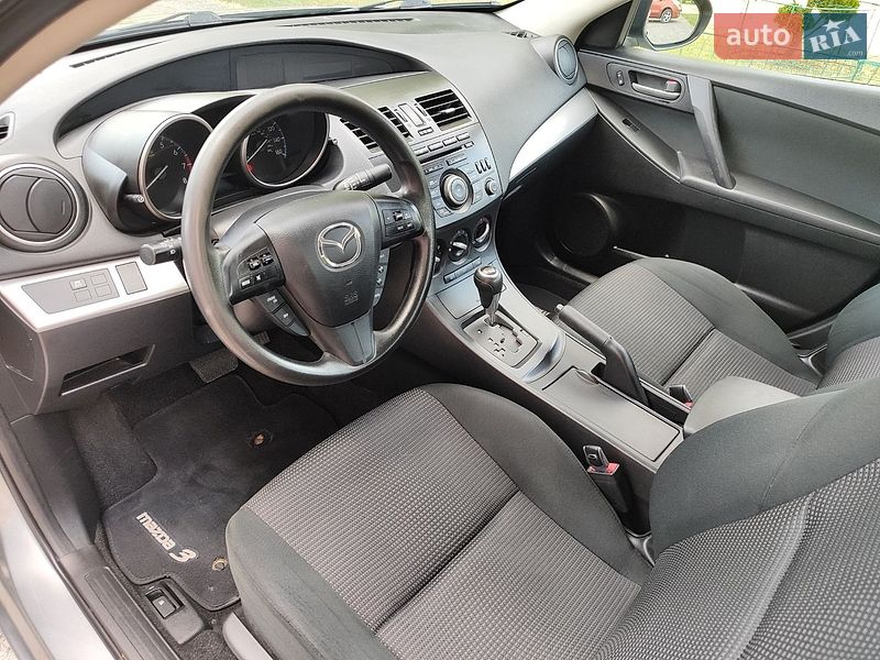 Седан Mazda 3 2013 в Хмельницком