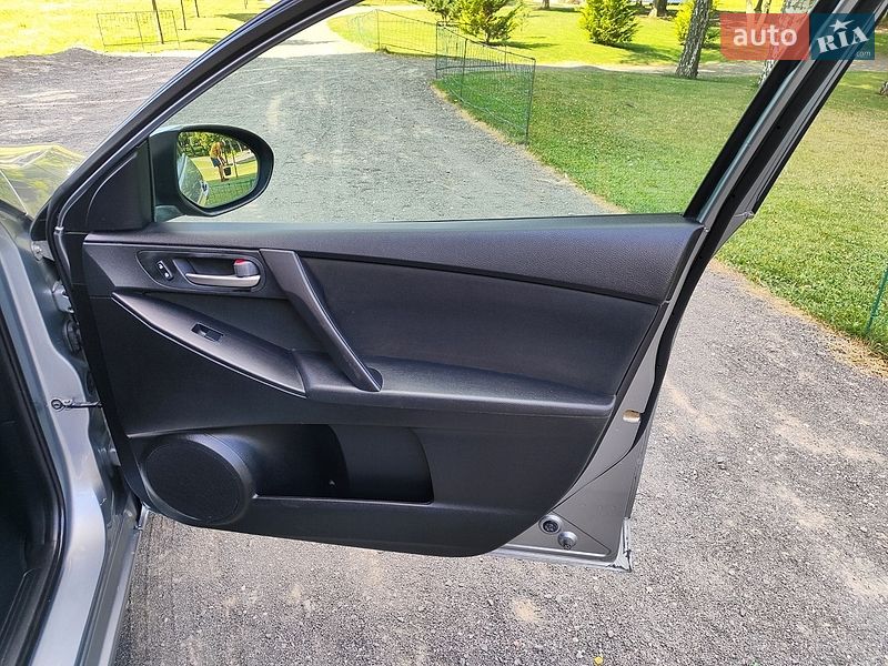 Седан Mazda 3 2013 в Хмельницком