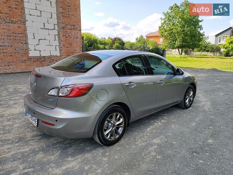 Седан Mazda 3 2013 в Хмельницком
