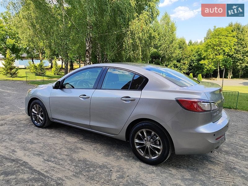 Седан Mazda 3 2013 в Хмельницком