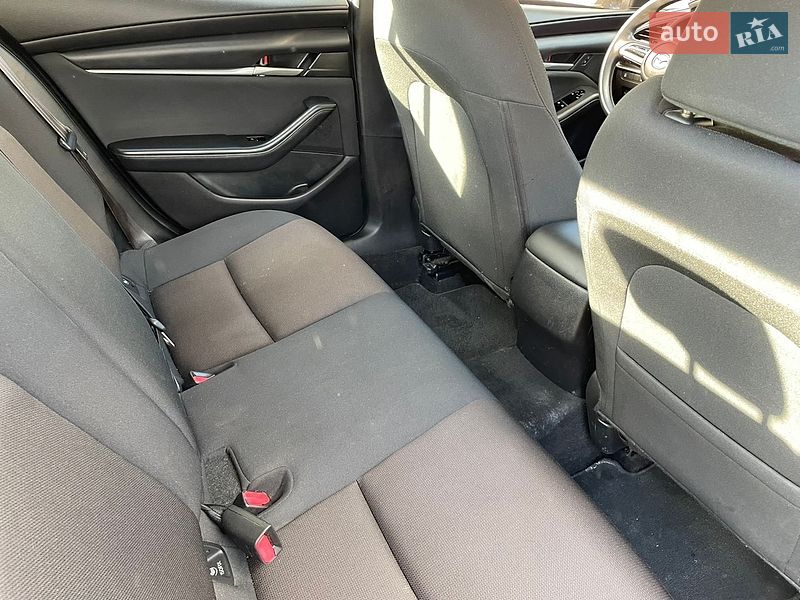 Седан Mazda 3 2021 в Волочиську