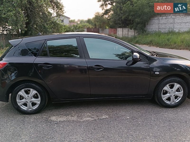 Хэтчбек Mazda 3 2012 в Днепре