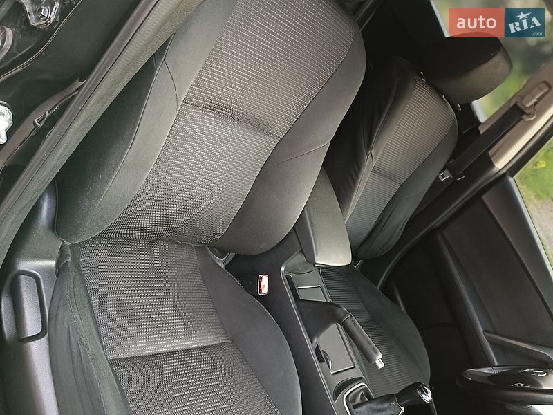 Хэтчбек Mazda 3 2012 в Днепре