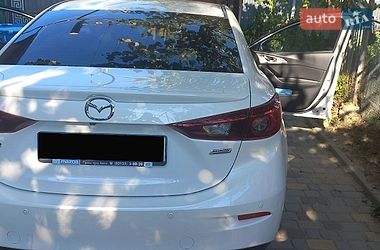 Седан Mazda 3 2016 в Мукачево
