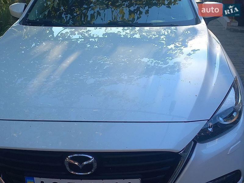 Седан Mazda 3 2016 в Мукачево
