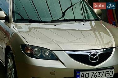 Седан Mazda 3 2006 в Ужгороде