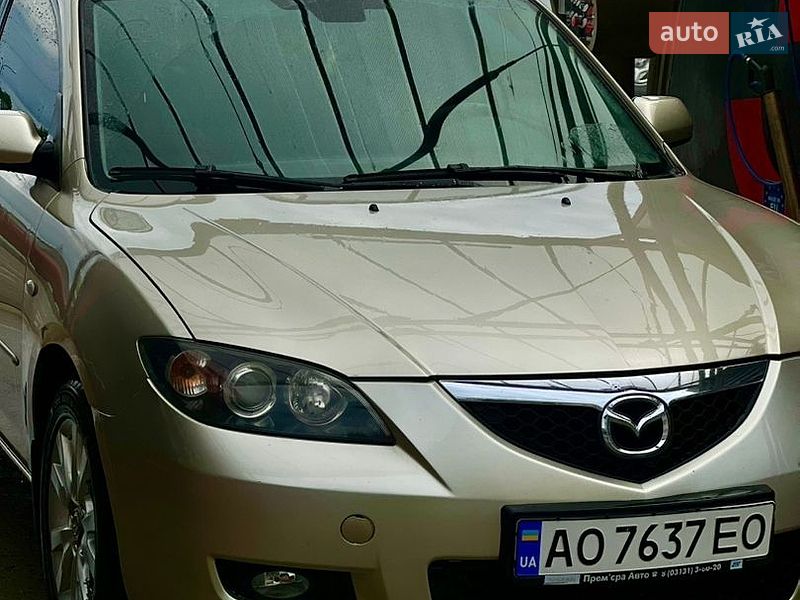 Седан Mazda 3 2006 в Ужгороде