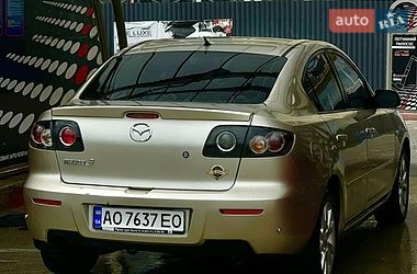 Седан Mazda 3 2006 в Ужгороде