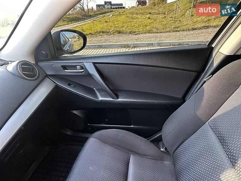 Хэтчбек Mazda 3 2009 в Кременце