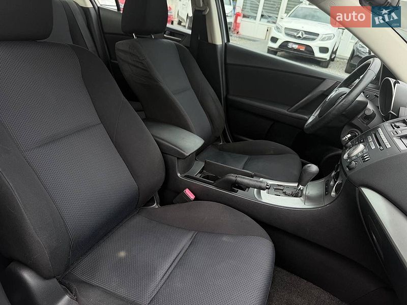 Седан Mazda 3 2010 в Харькове