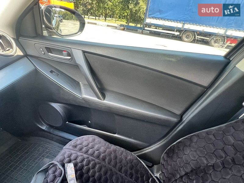 Седан Mazda 3 2011 в Запорожье