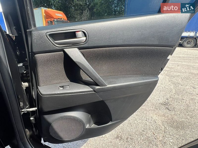 Седан Mazda 3 2011 в Запорожье