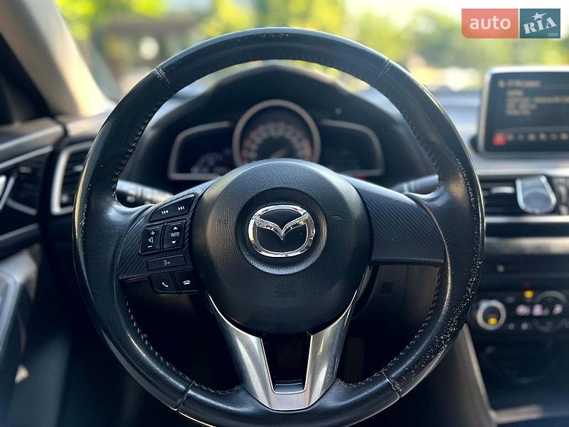 Седан Mazda 3 2014 в Киеве