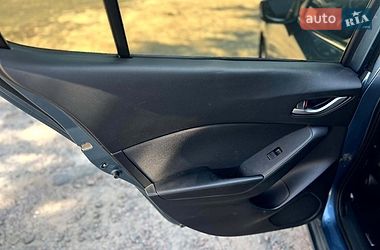 Седан Mazda 3 2014 в Киеве