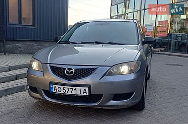 Седан Mazda 3 2005 в Ужгороді