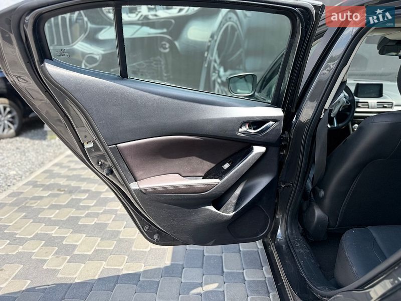 Хетчбек Mazda 3 2018 в Львові фото 14 Хетчбек Mazda 3 2018 в Львові