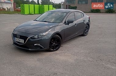 Седан Mazda 3 2016 в Козельце