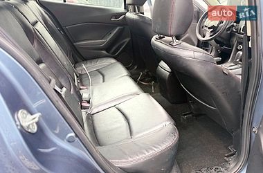 Седан Mazda 3 2015 в Львові