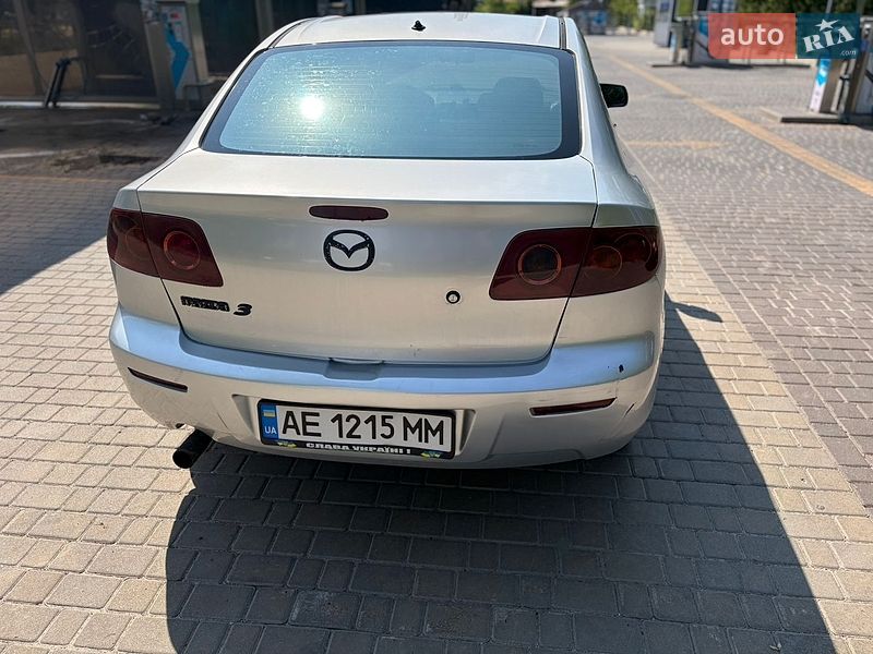 Седан Mazda 3 2004 в Днепре