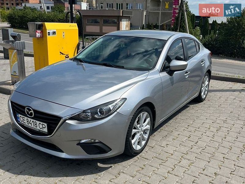 Седан Mazda 3 2013 в Чернівцях