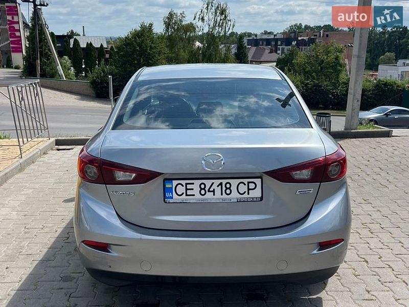 Седан Mazda 3 2013 в Чернівцях
