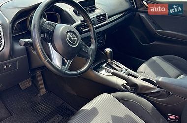 Седан Mazda 3 2013 в Чернівцях