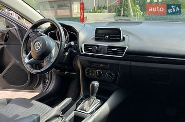 Седан Mazda 3 2013 в Чернівцях