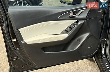 Седан Mazda 3 2016 в Києві